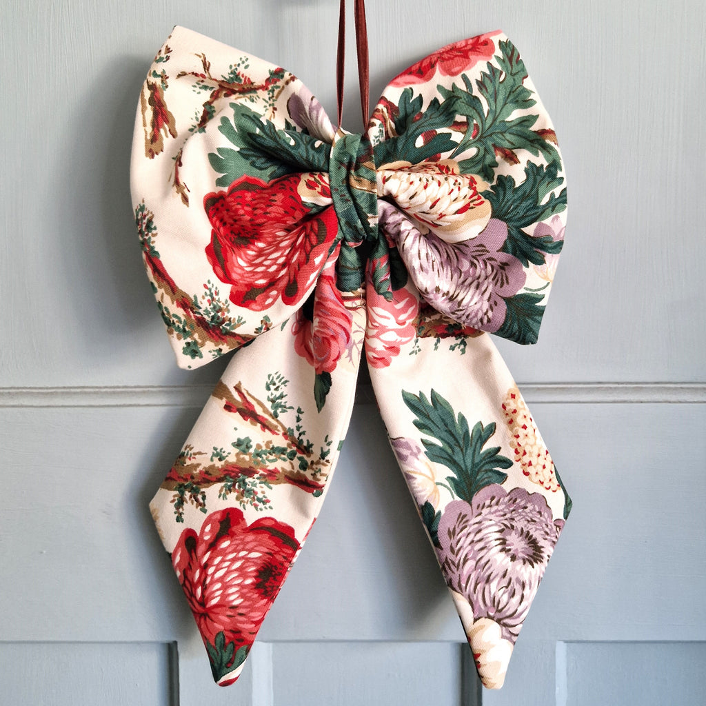 Large Fabric Bow -  Vintage GP&J Baker 'Aylsham' Floral Fabric