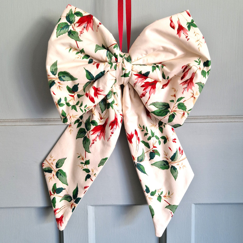 Colefax And Fowler Fuchsia Bow