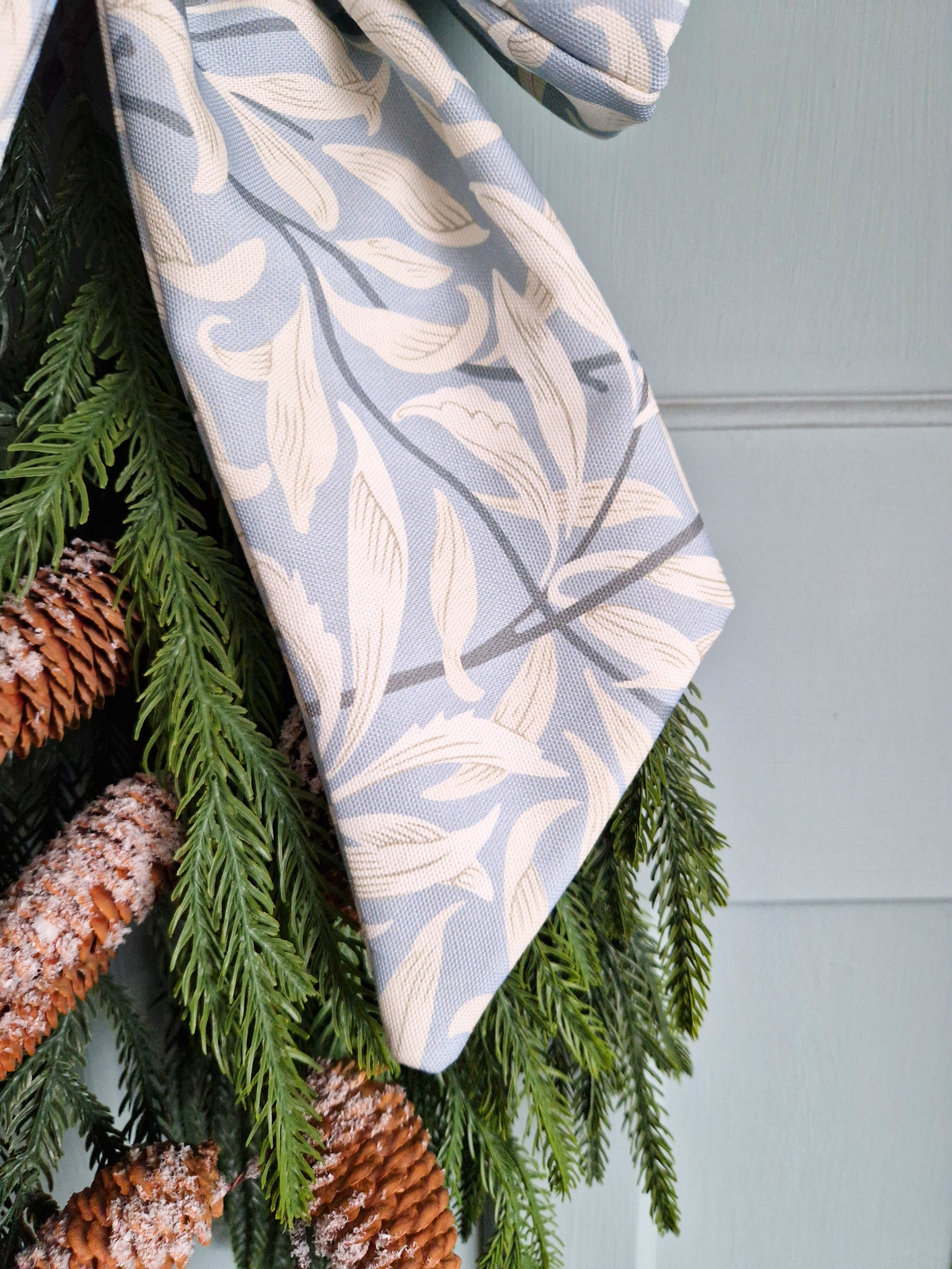 William Morris Large Decorative Bow